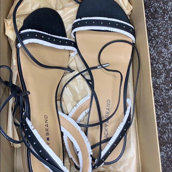 Lucky Brand black Ivoti Sandals - Picture 3 of 3